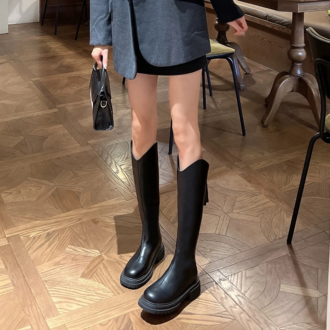 【品牌力荐】高级百搭设计感显瘦圆头时尚长靴8298