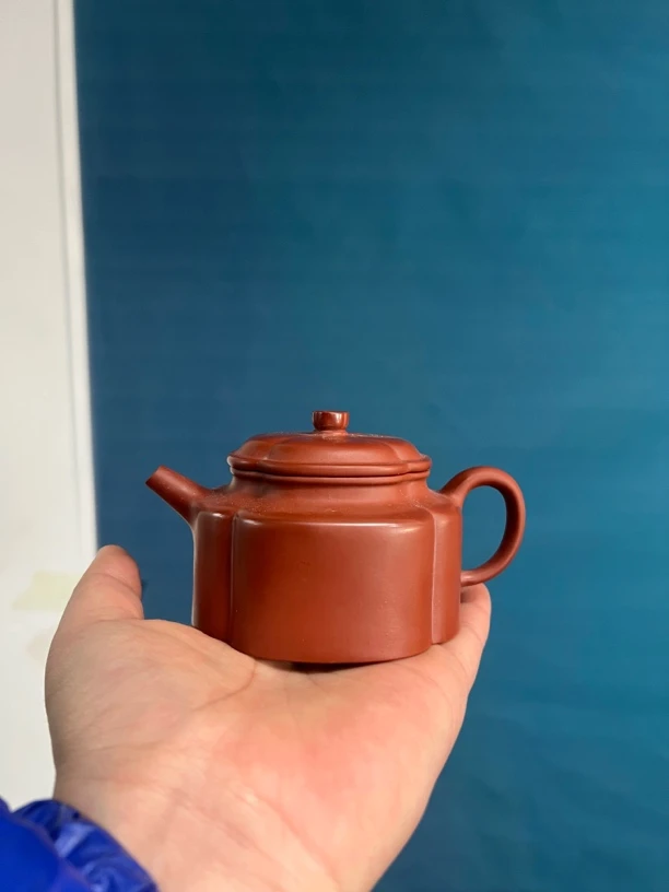 宜兴紫砂壶朱泥筋纹德钟（微瑕）