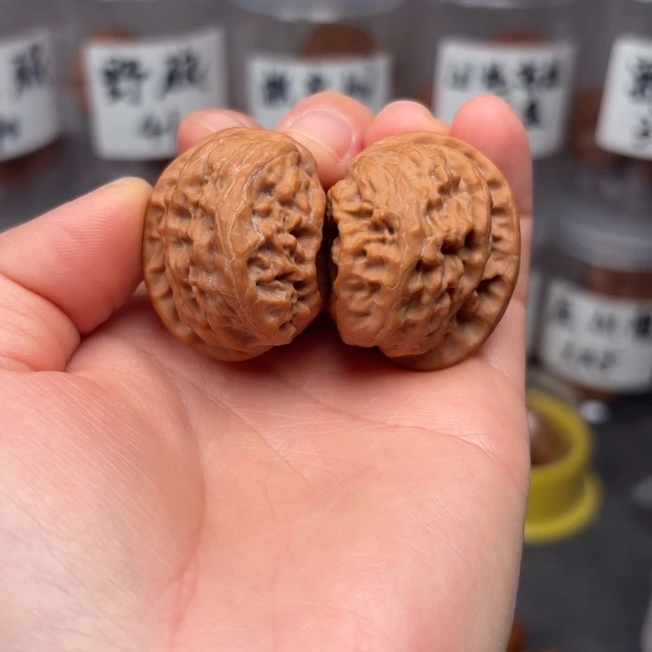 桃核吊坠野狼异性半壁