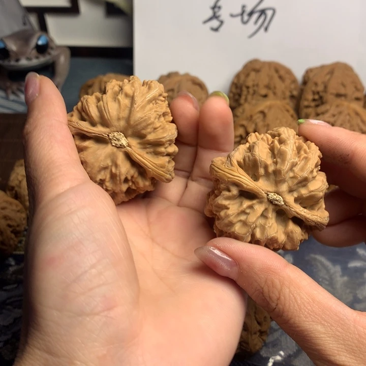 吊坠文玩核桃不****迹粗筋