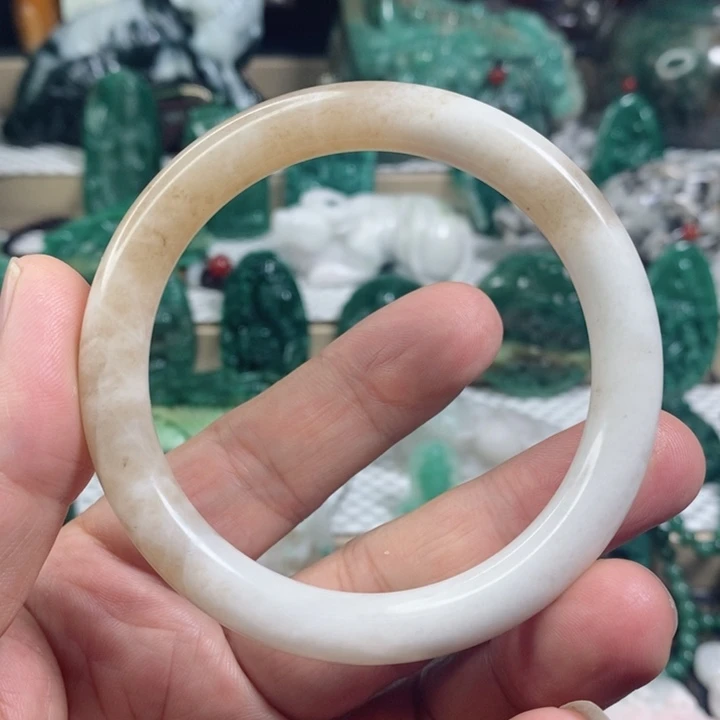 未镶嵌独山玉手镯