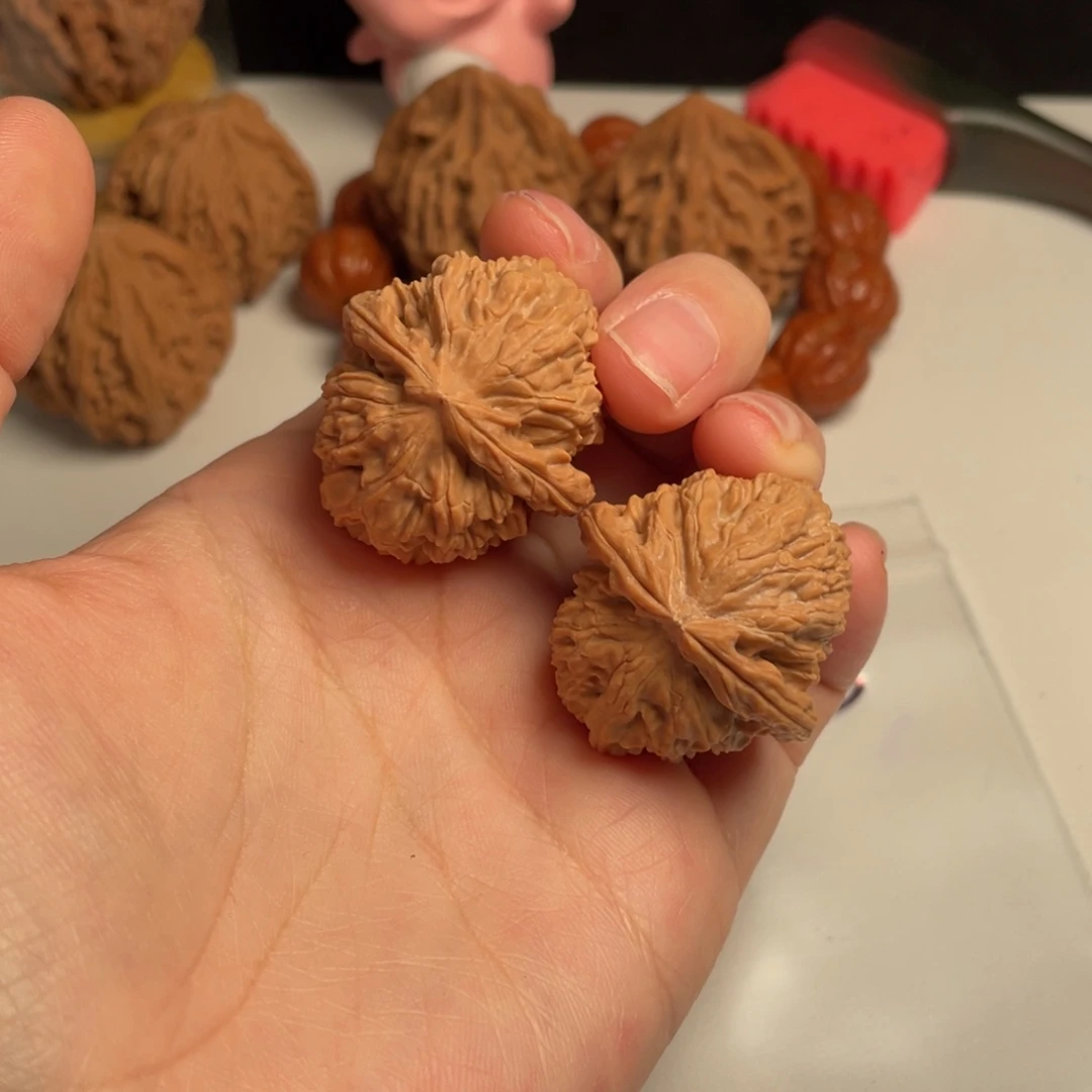 歪***叉吊坠文玩核桃白狮子