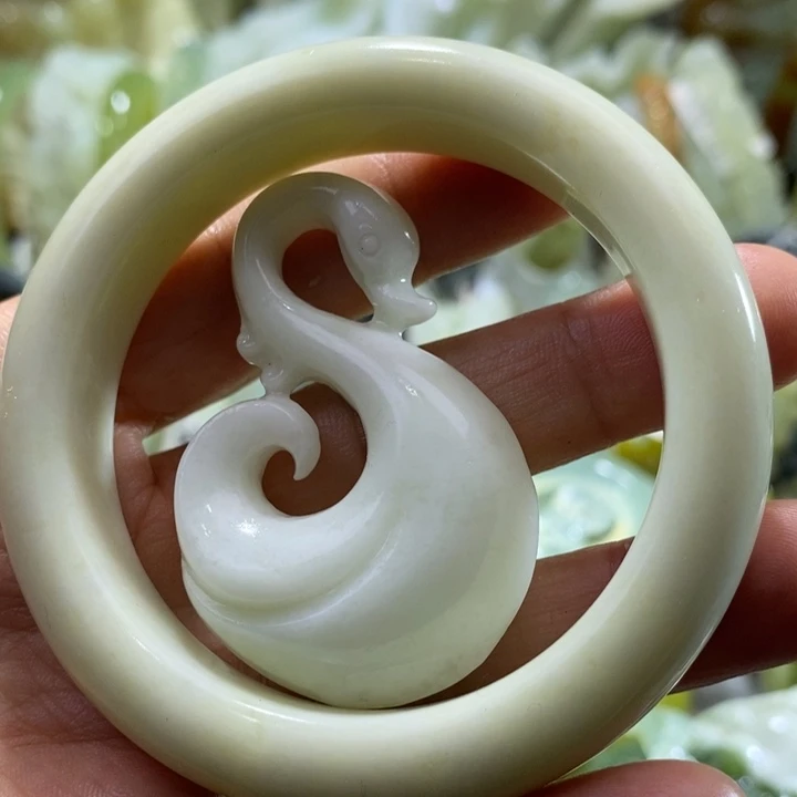 岫玉未镶嵌岫玉手镯