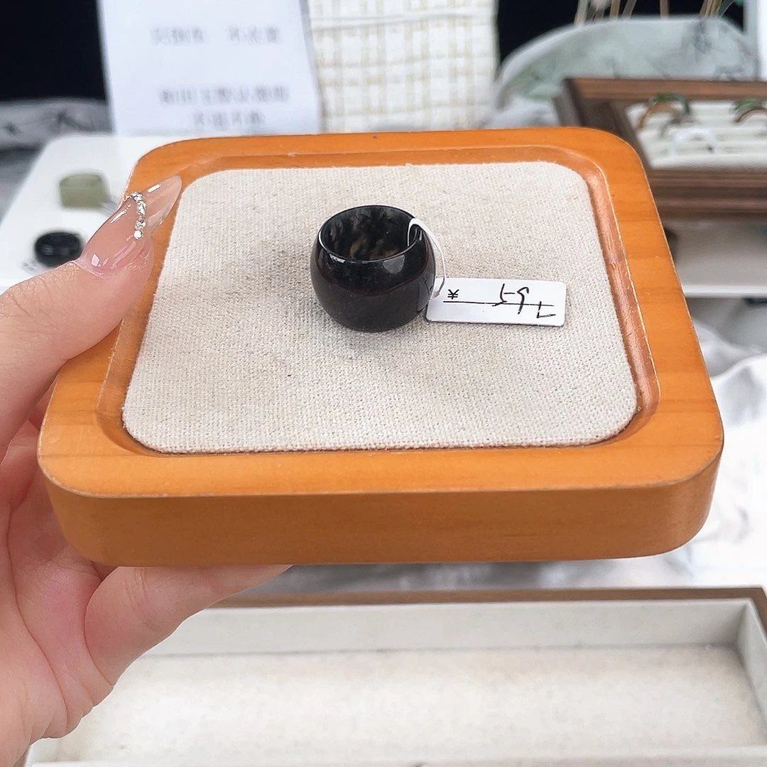 和田玉（糖玉）未镶嵌戒指q 17青花轮胎内经16mm不支持退换