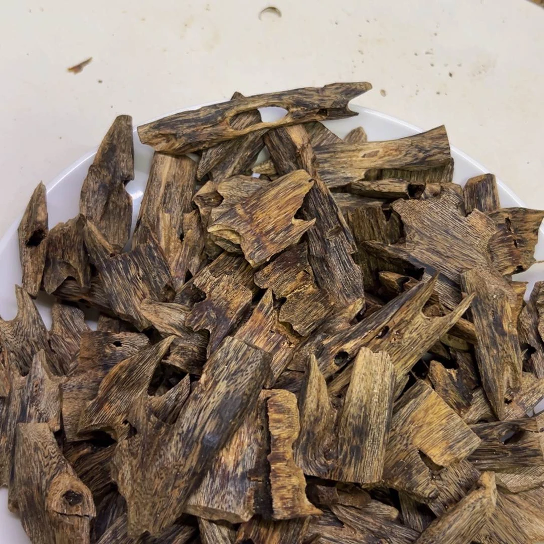 沉香沉香碎屑乌身圆叶老料100克