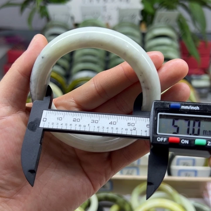 蛇纹石玉未镶嵌手镯44