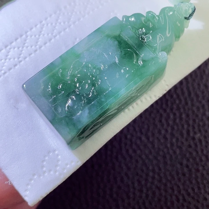 未镶嵌定制翡翠翡翠