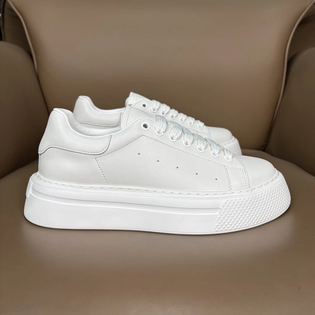 春季新款时尚小白鞋软底饼干鞋厚底增高板鞋男士百搭韩版休闲鞋