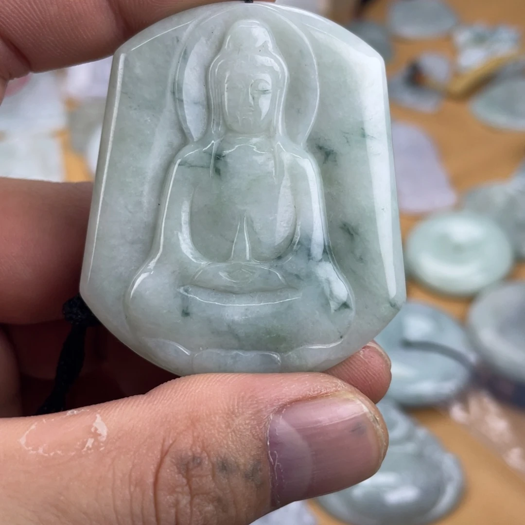 翡翠未镶嵌颈饰观音