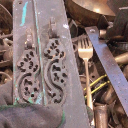 云***心闪电购铜摆件工艺品