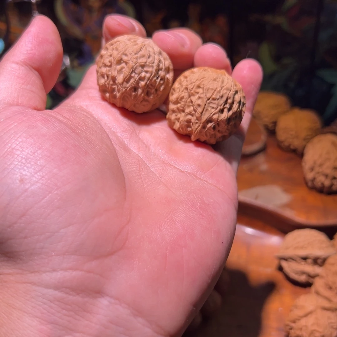 文玩核桃吊坠33手捻精修荔枝纹一对