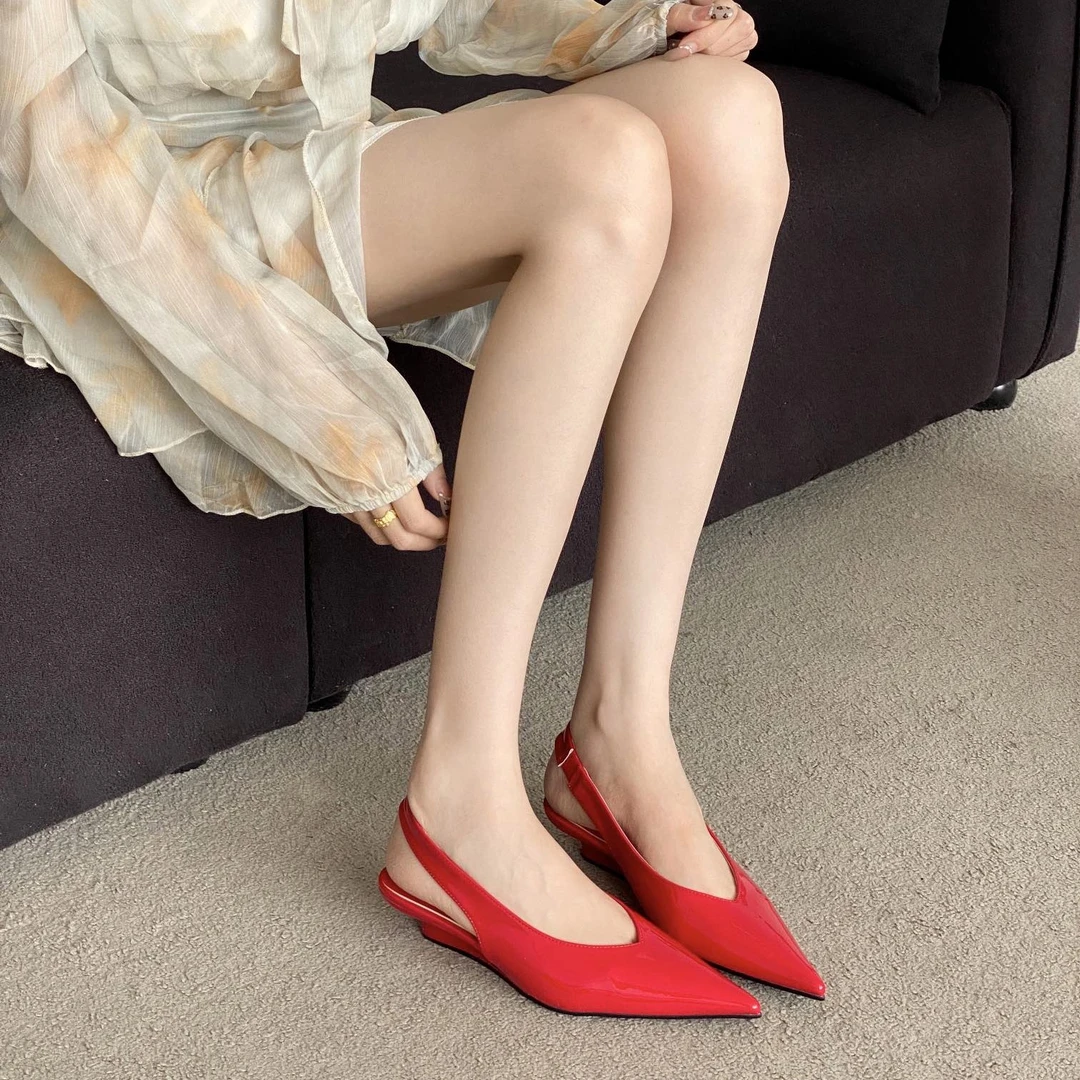 2025早春夏新款低跟漆皮高跟鞋坡跟异形跟后空女女士银色鞋子