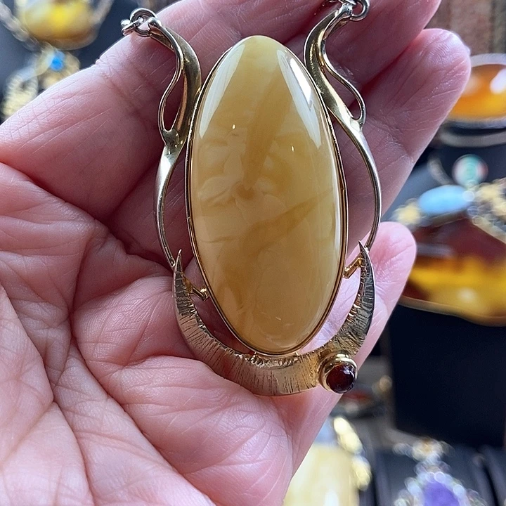 琥珀银S925镶嵌颈饰吊坠