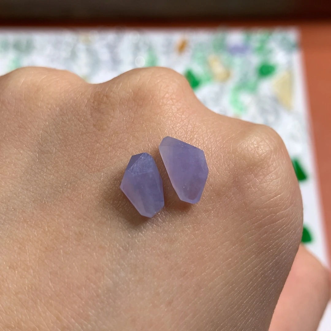 翡翠未镶嵌颈饰紫切割（中