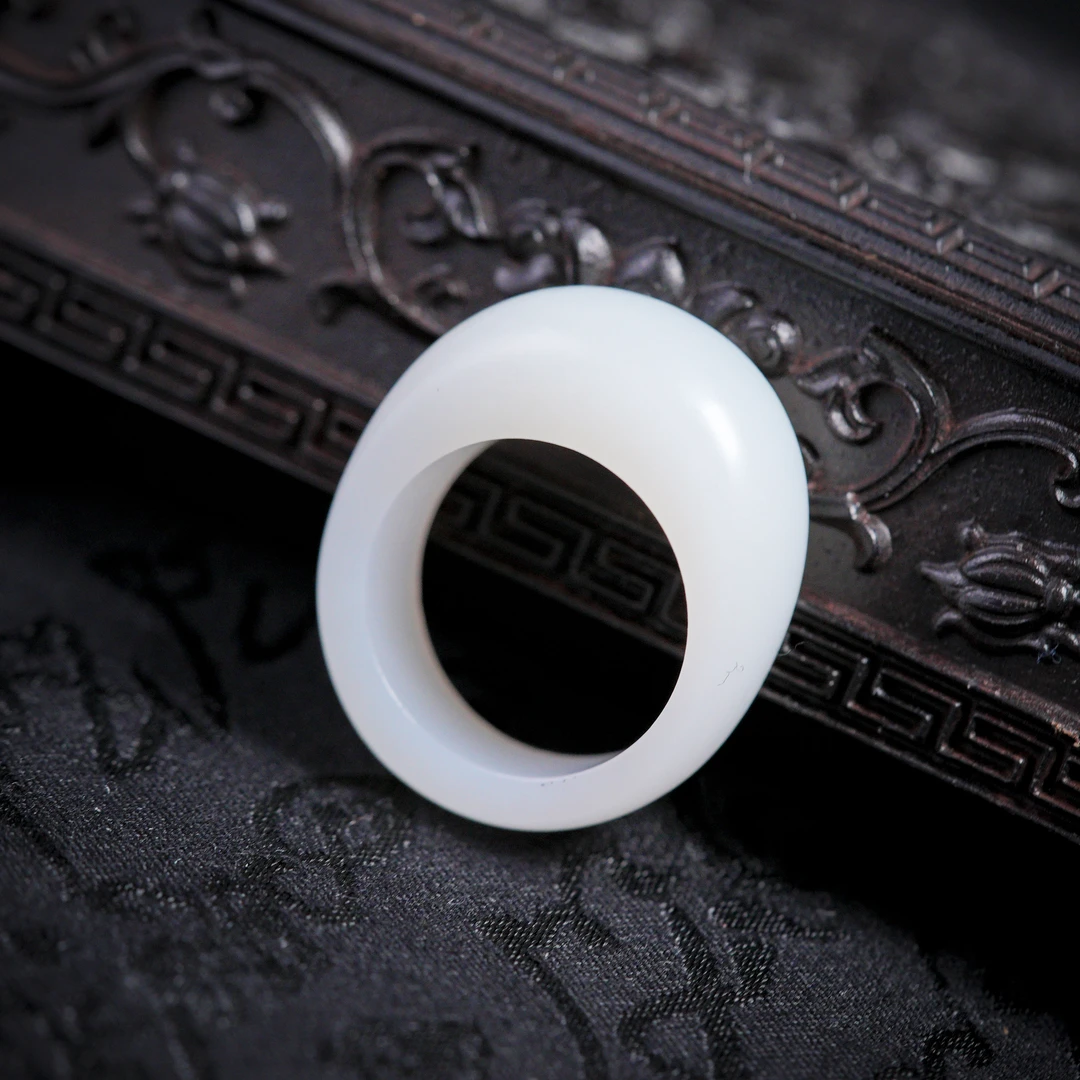 【诗蓉】长安·典藏级和田玉老俄料指环AJ0797条宽12*8