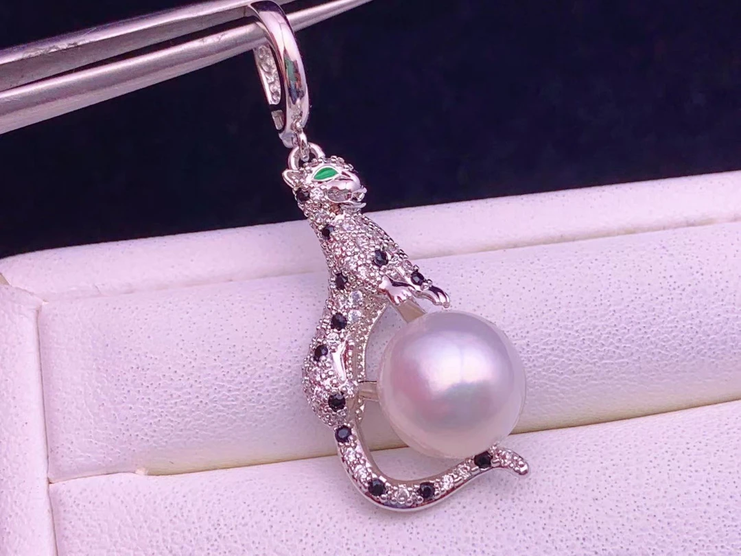 新款豹子珍珠万能扣吊坠，天然淡水珍珠百搭高级时尚