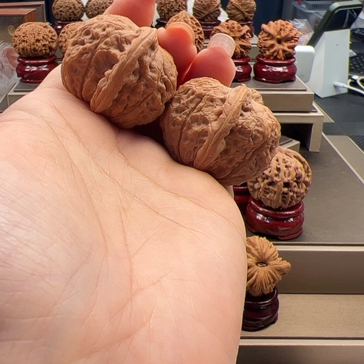 把件文玩核桃36 血麒麟 a-084