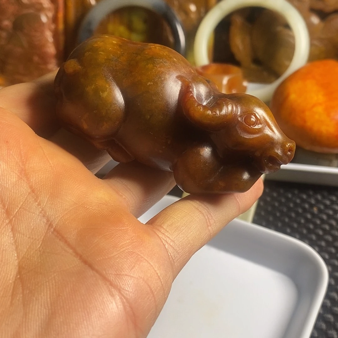 岫岩老玉（透闪石质玉）未镶嵌珠宝奇石