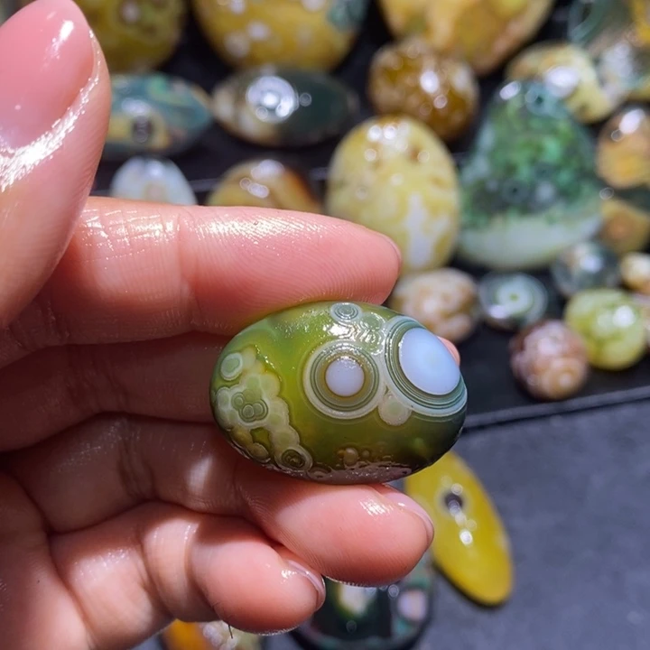 玛瑙/玉髓未镶嵌珠宝半成品73