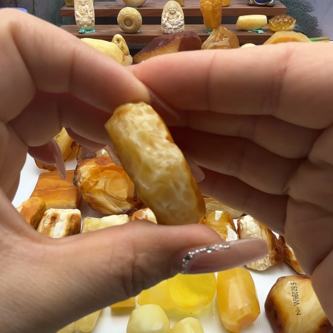 哆***～定制琥珀未镶嵌琥珀