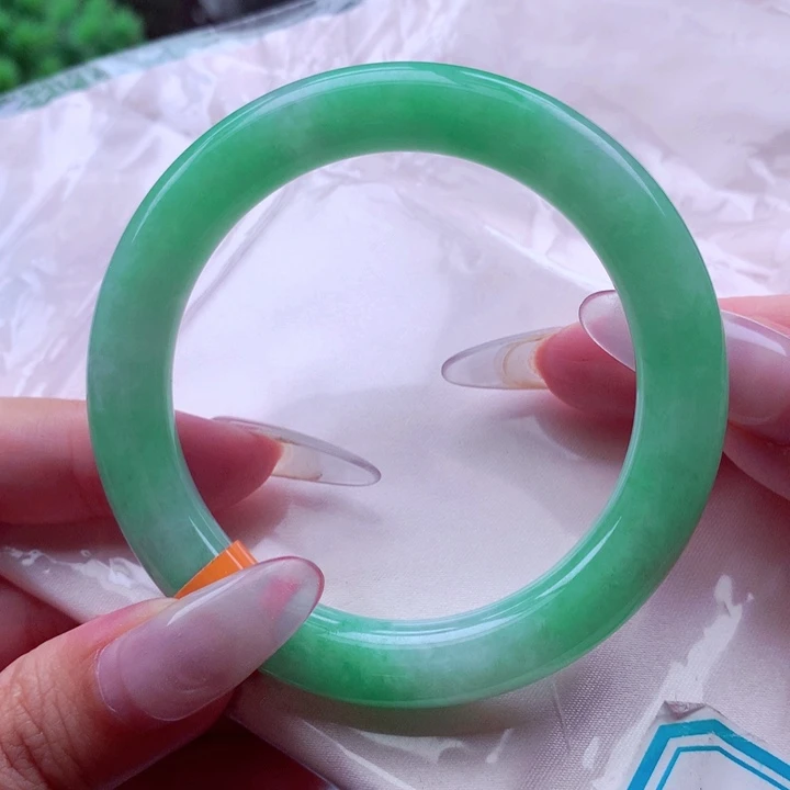 翡翠未镶嵌手镯翡翠