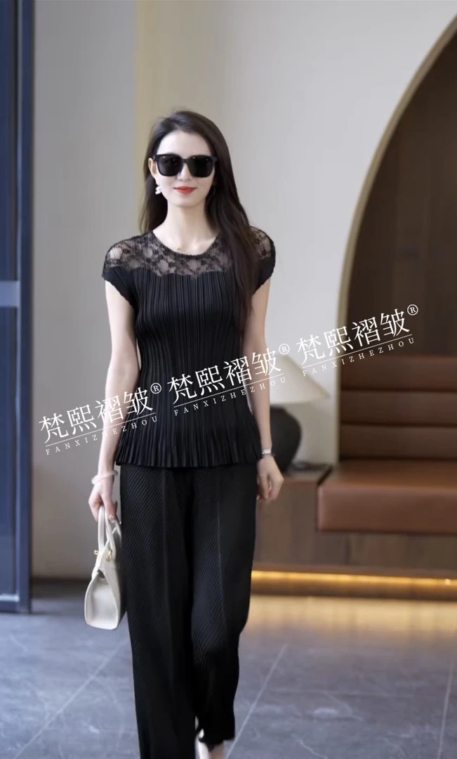 梵熙褶皱 背心2025年新女蕾丝拼接时尚百搭减龄显瘦洋气修身