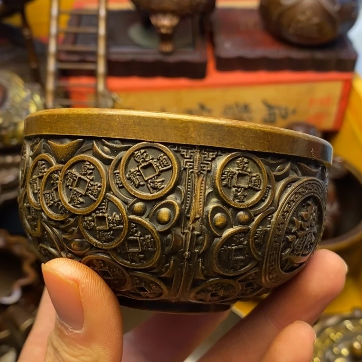 铜器摆件做工精良