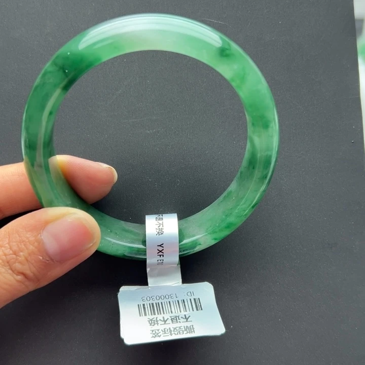 石英质玉（非洲翠）未镶嵌手镯+59