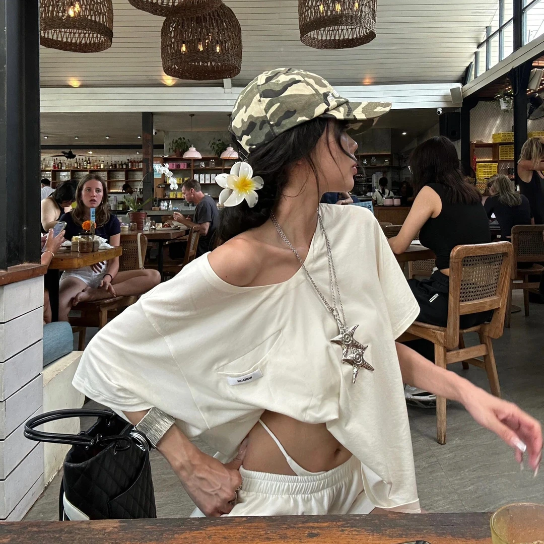 2025夏季新款设计感美式辣妹显瘦宽松斜肩短袖T恤休闲短裤两件套