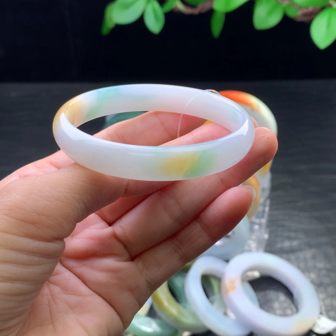 定制翡翠未镶嵌手镯
