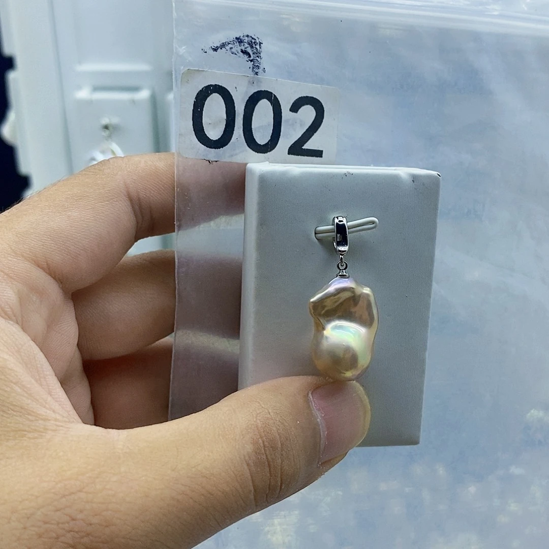 淡水珍珠合金颈饰