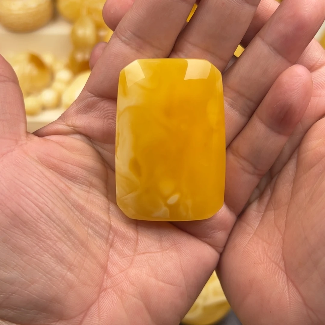 琥珀颈饰未镶嵌纯天然蜜蜡