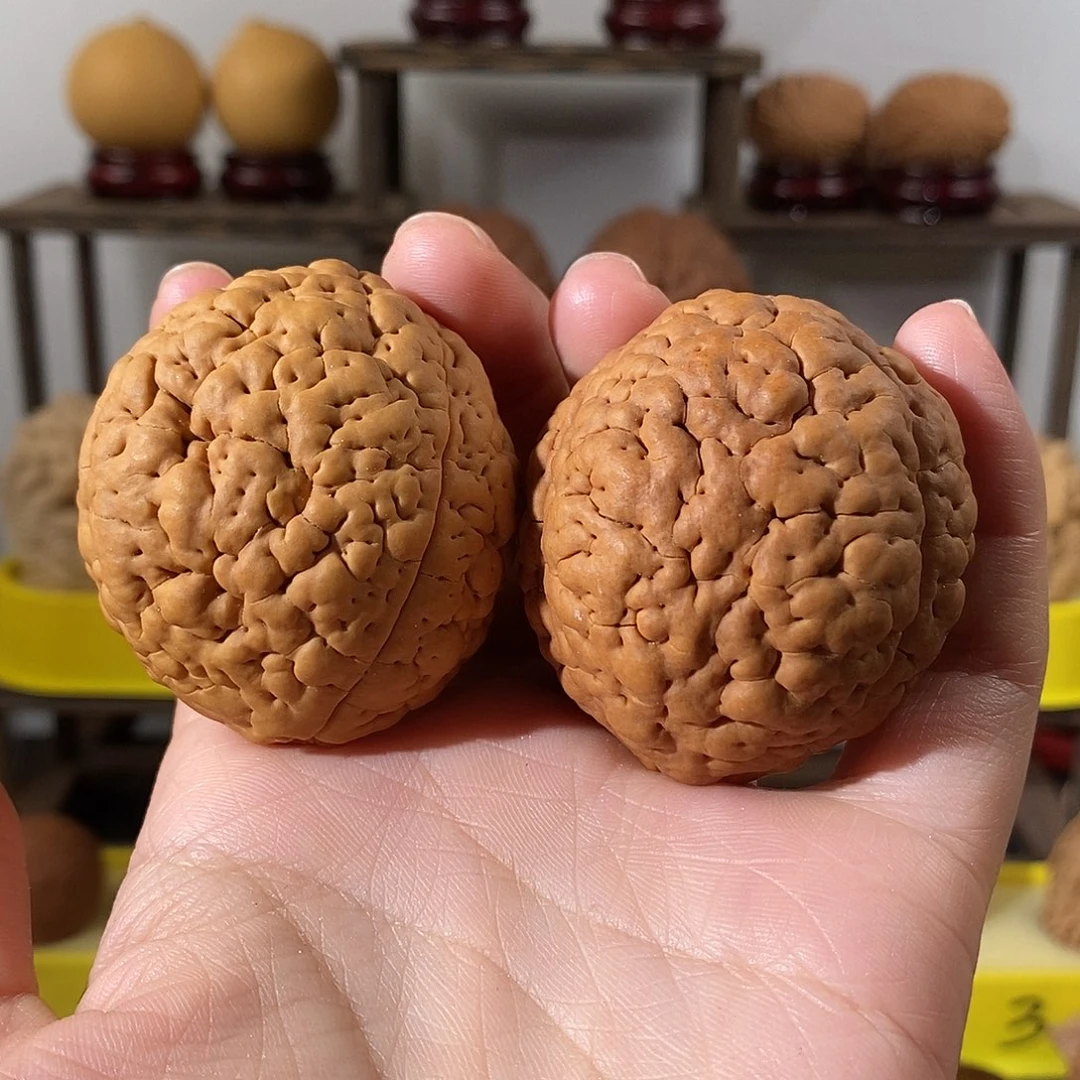 吊坠文玩核桃三瓣脑纹金刚微色4448