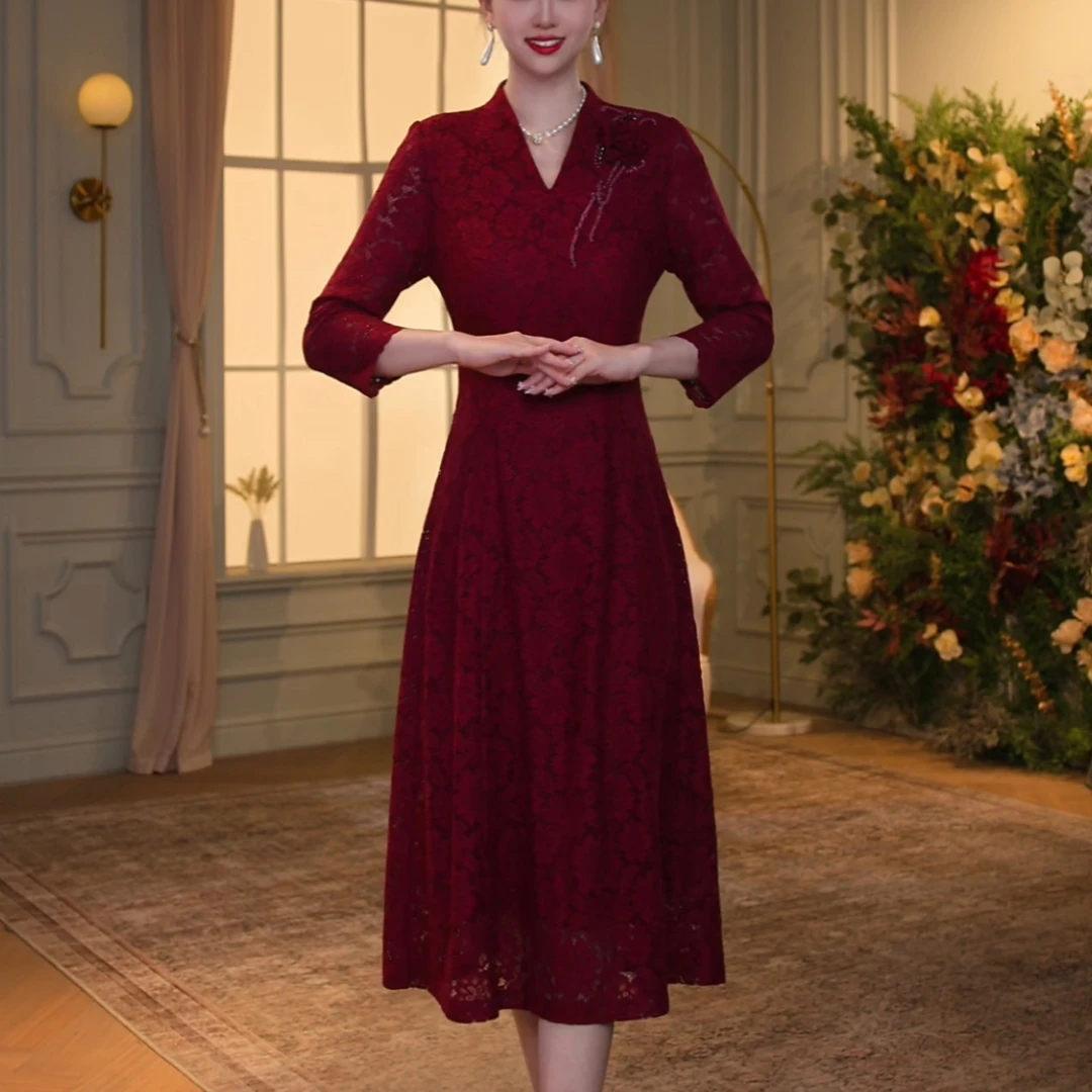 【香妮芬】83512早秋抖音新款酒红蕾丝连衣裙七分袖喜妈妈喜婆婆