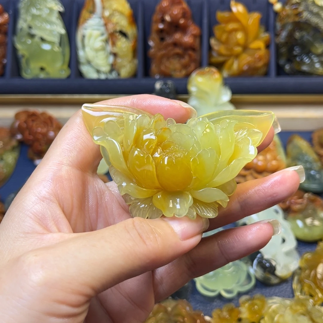 萍***絮蛇纹石玉未镶嵌颈饰