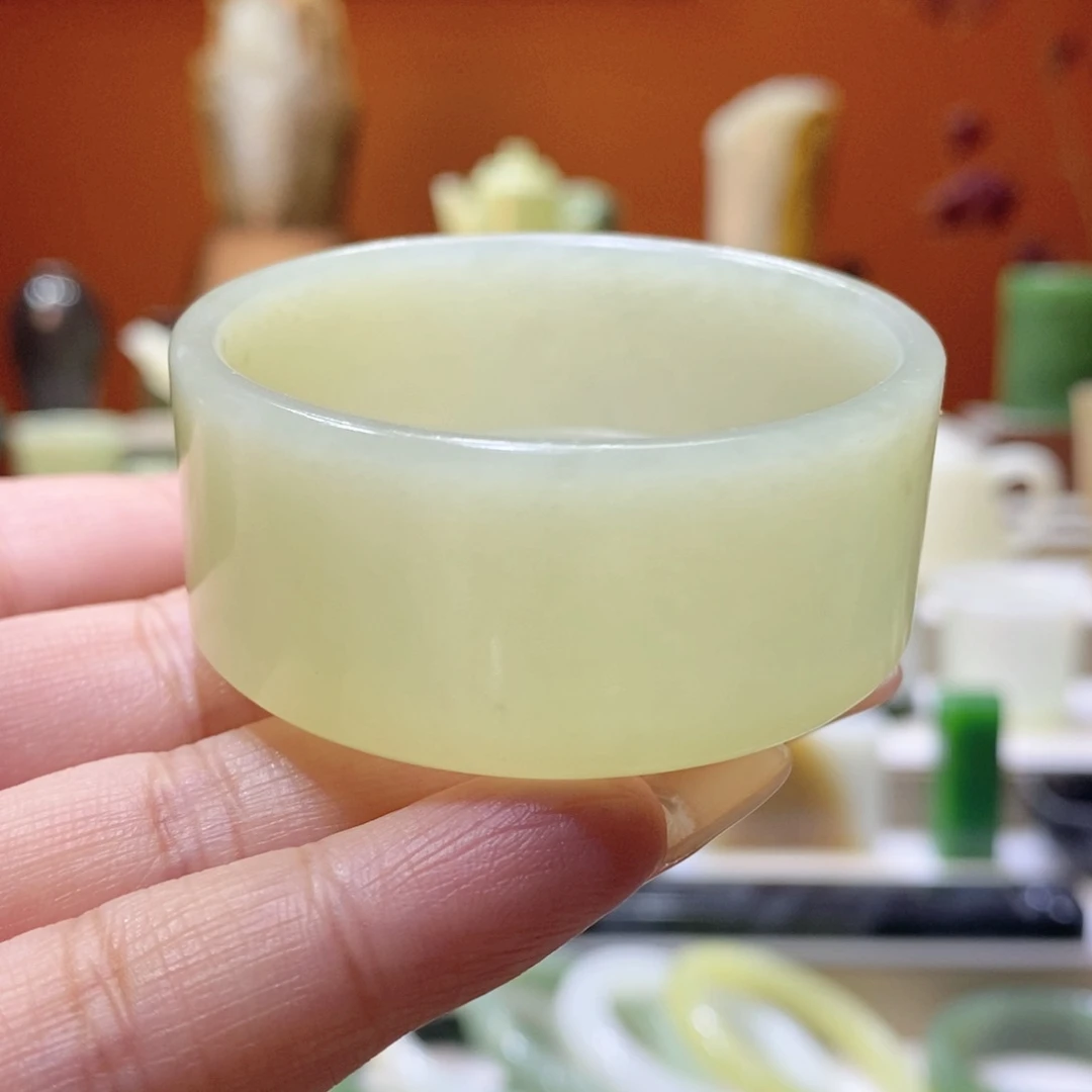 未镶嵌和田玉摆件新疆和田玉黄口杯