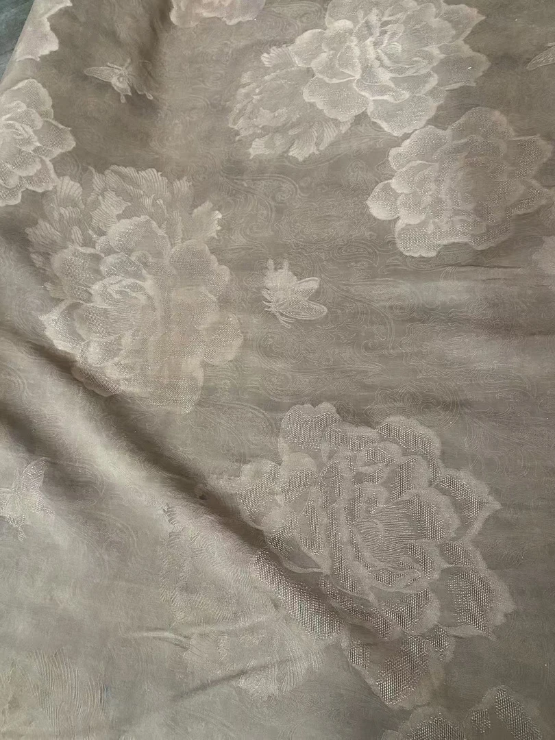 莨木与纱《澄知》香云纱重缎蝶恋牡丹连衣裙