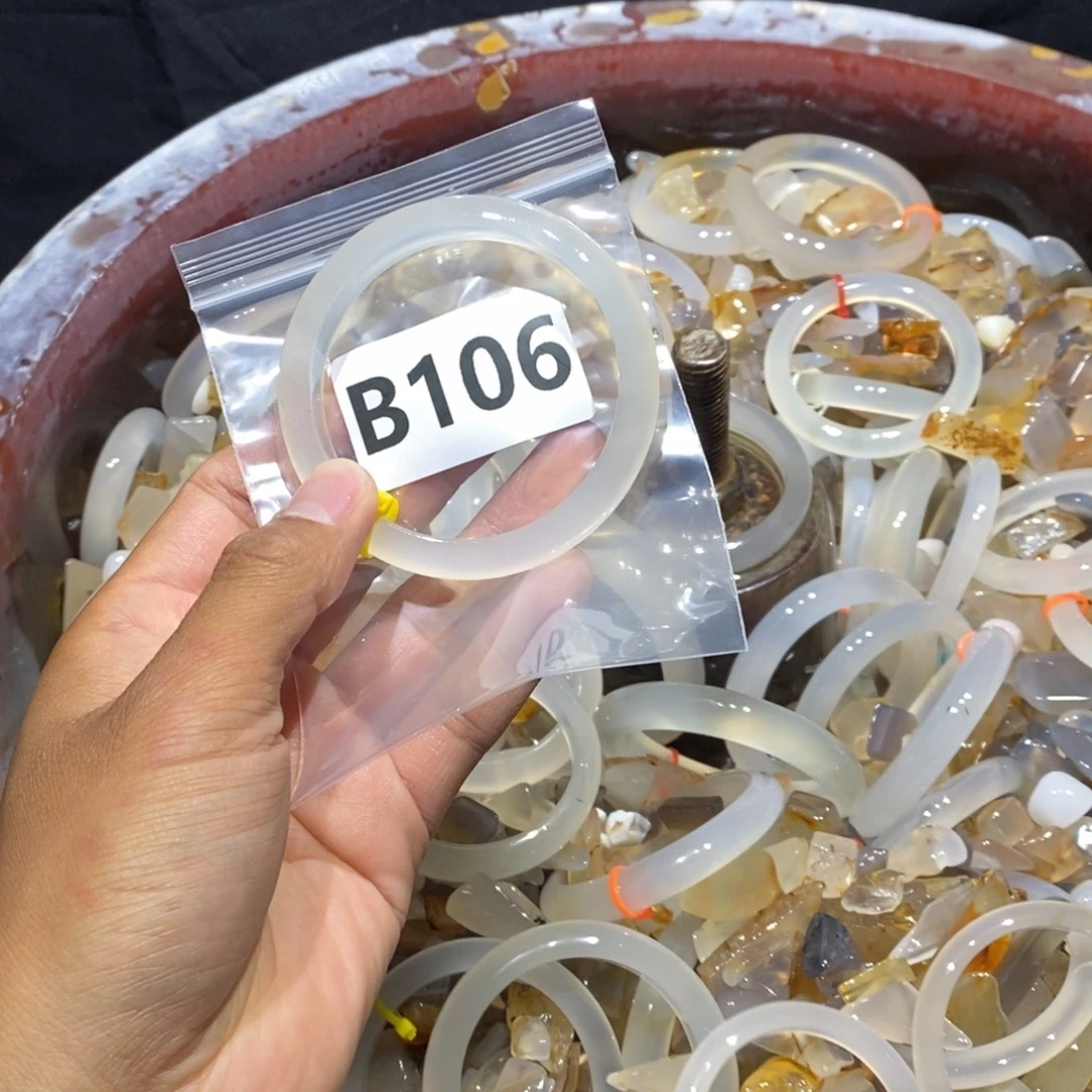 棫***玛瑙/玉髓未镶嵌手镯