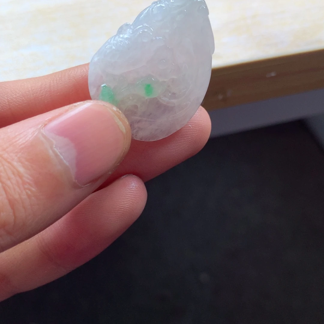 翡翠颈饰18K金镶嵌吊坠