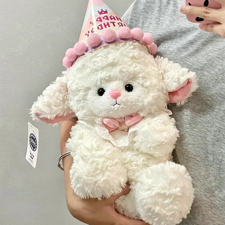 新款羊咩咩毛绒玩具公主羊玩偶呆萌生日帽小羊公仔情人节礼物批发