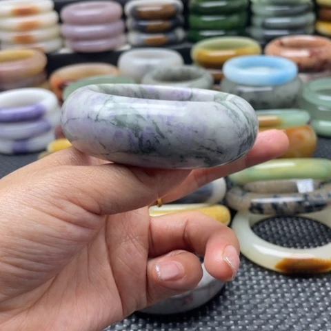 石英岩玉未镶嵌手镯