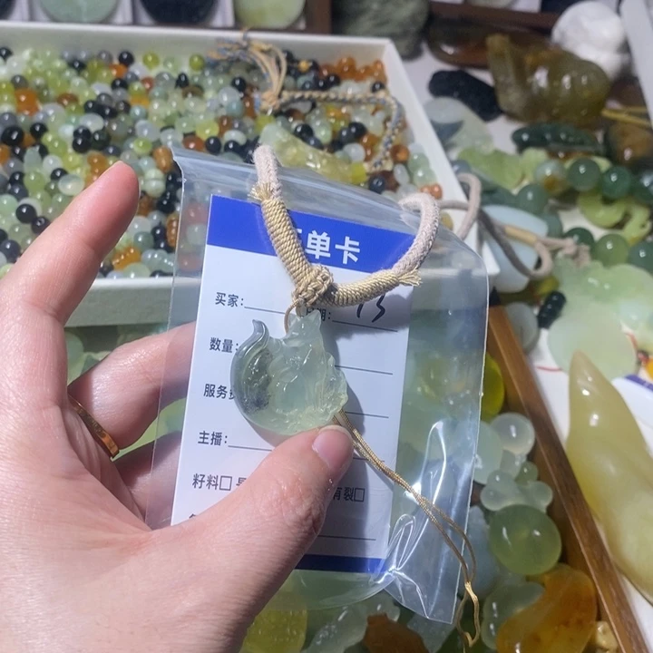 蛇纹石玉合金颈饰