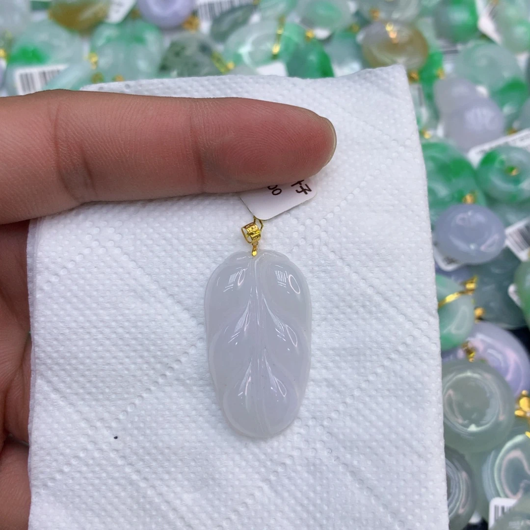 翡翠18K金镶嵌颈饰1111111