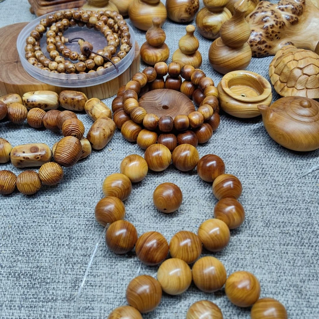 拍**去两串2.8黄泥膏，太行崖柏