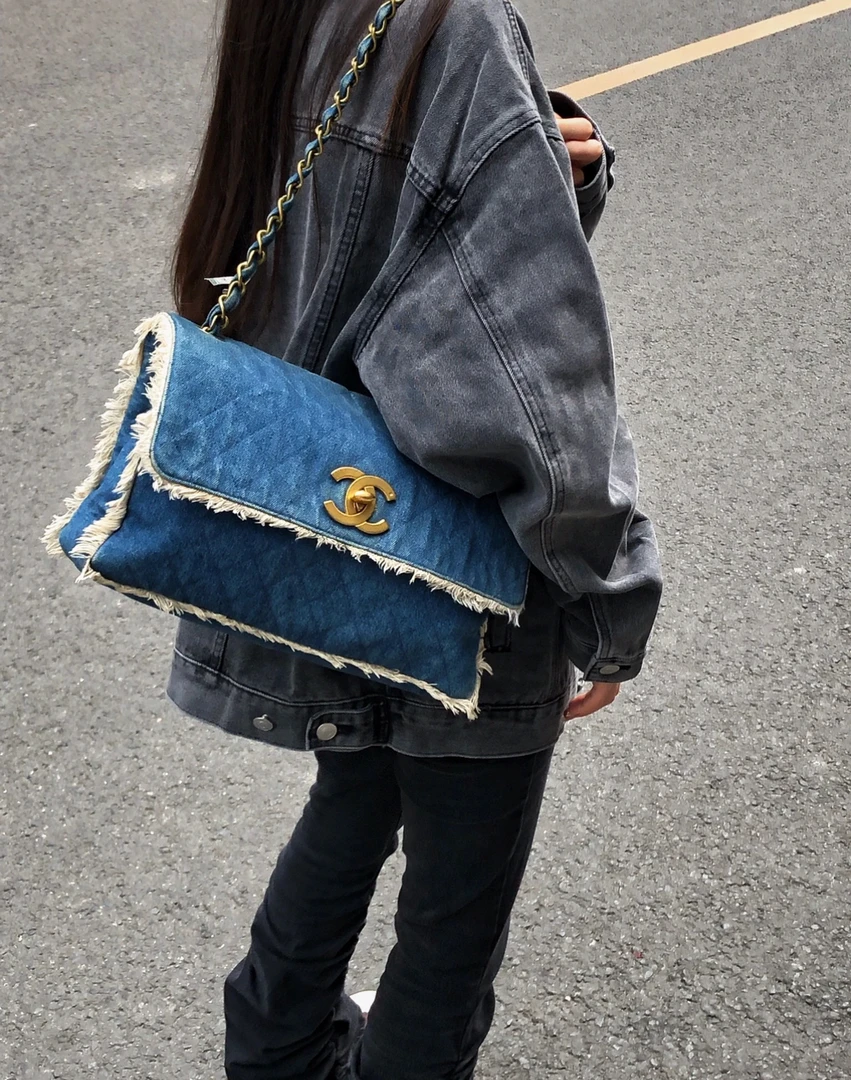 95新 Chanel/香奈儿 贝嫂单宁流苏毛边斜挎包 底长34 2开