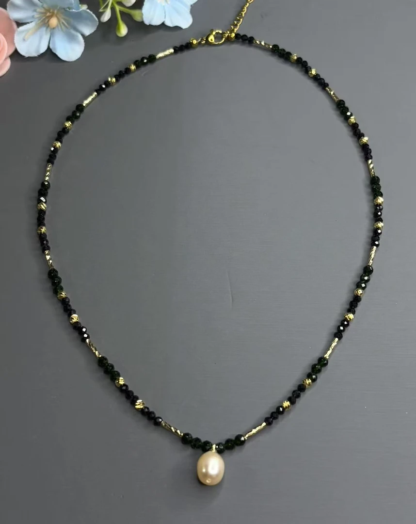 （孤品捡漏）时尚气质珍珠黑尖晶潮流项链