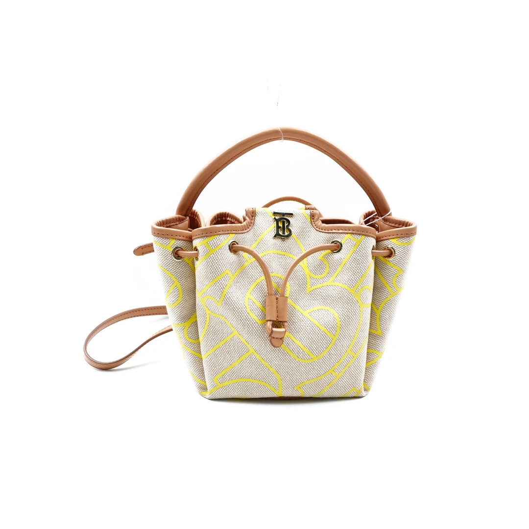 95新 BURBERRY/博柏利 米白色水桶单肩斜挎包T10155031
