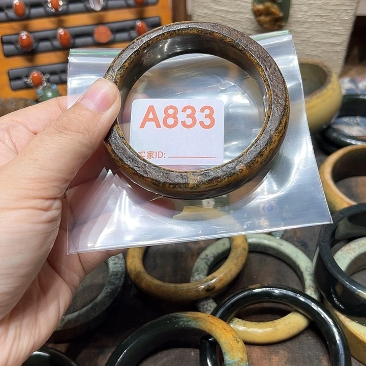 岫岩河磨玉（透闪石质玉）手镯未镶嵌开***K