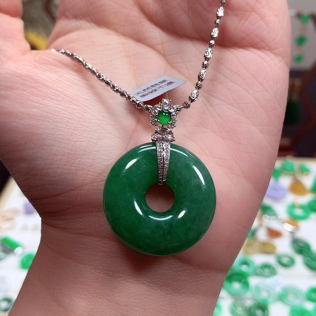 翡翠吊坠(赠链)18K金镶嵌天然翡翠