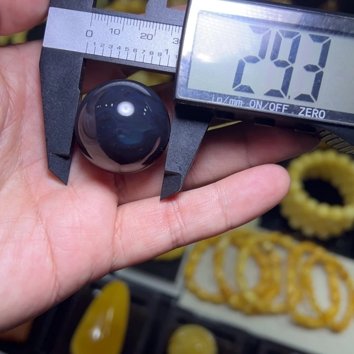 琥珀未镶嵌颈饰琥珀吊坠